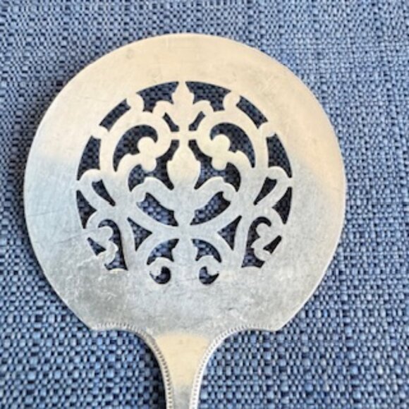 Vintage Community Plate Silverplate Serving Fork & Pierced Round Server - Picture 4 of 13